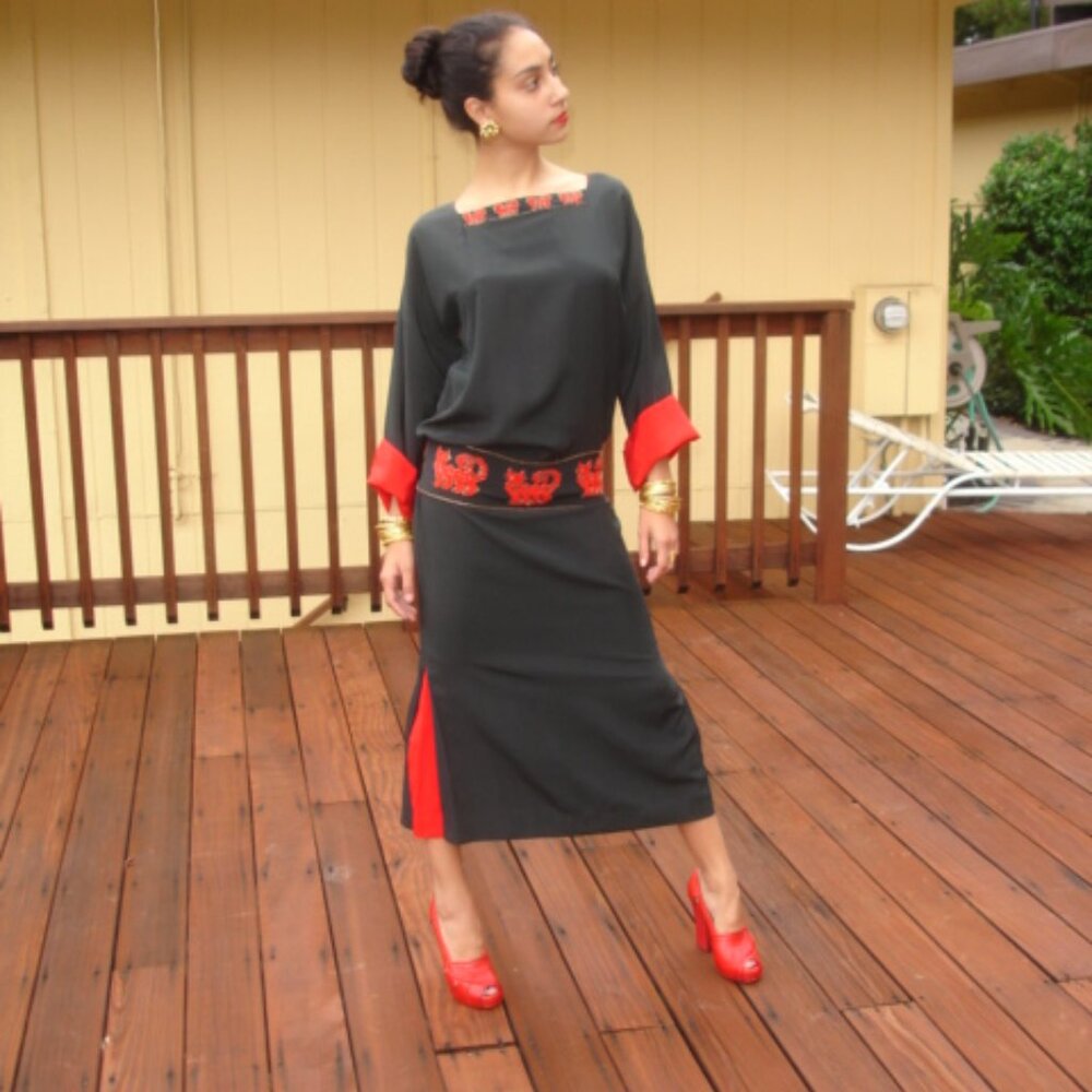 JOSEPH MAGNIN VINTAGE SIZE SIX BLACK AND RED DRESS
